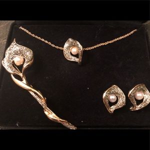 Vintage Diamond Dust Calla Lily Jewelry Set by JJI